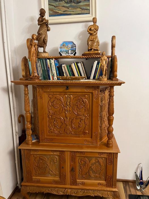 Mobila lucrata manual