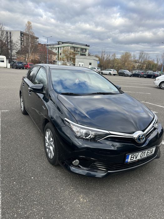 Vand Toyota Auris 2015 hibrid