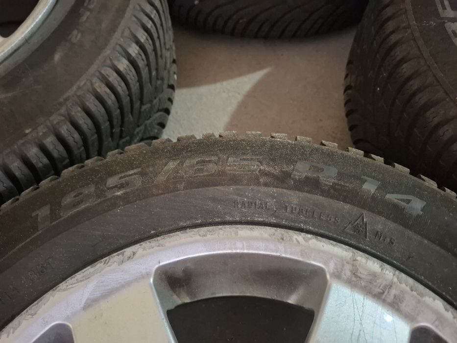 Зимни гуми BFGoodrich заедно с джанти 185x65x14 4x100 56.1мм