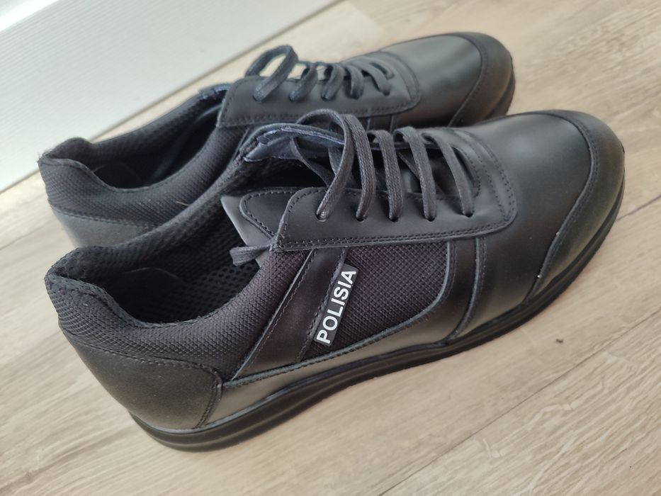 Продам полуботинки