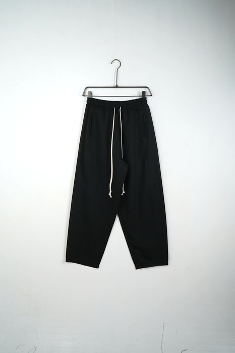 compleu pentru barbati pentru toamna cu pantaloni lungi negru siret