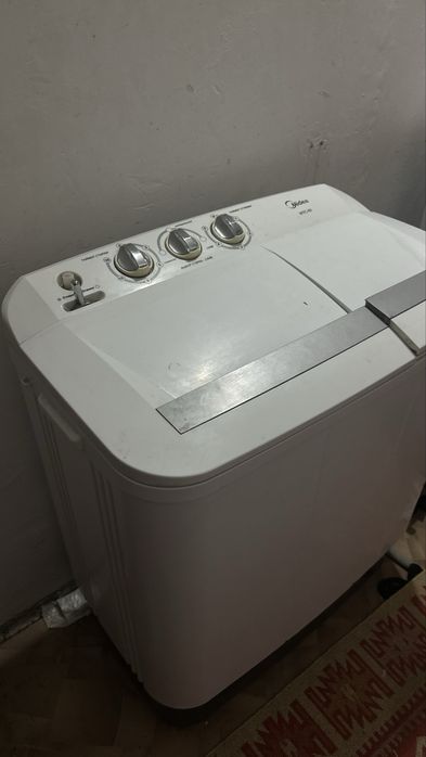 Продам стиральную машину Midea полуавтомат 12КГ