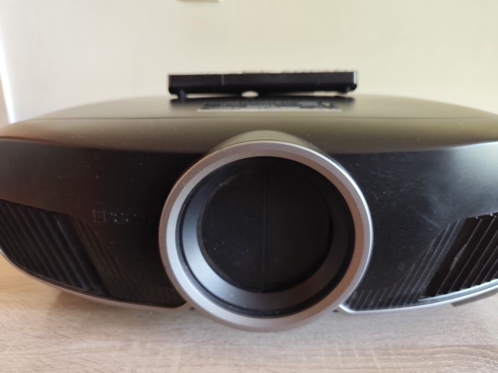 Videoproiector epson eh-tw9400