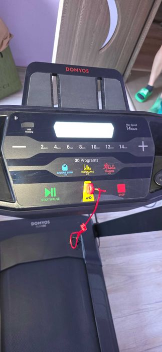 Vand banda de alergat Domyos Run 100 ,stare de functionare impecabilă