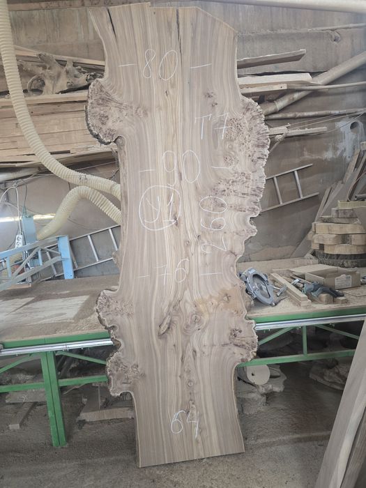 Продам карагач,слэбы  капового карагача, дуба, ясеня,клёна цена 400000