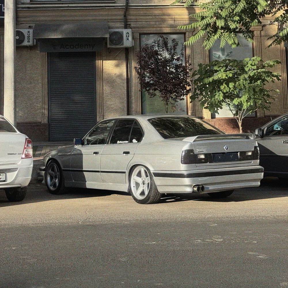 Продаю свою BMW E34