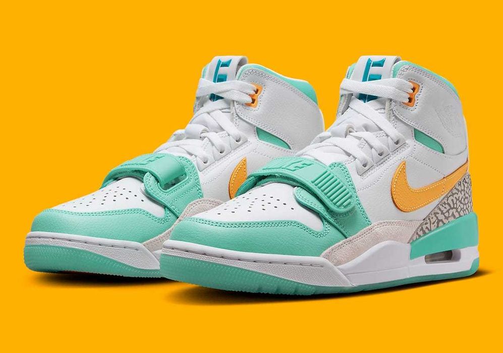 JORDAN Coral, OFERTA ! 800 lei-2 perechi de adidasi si o jacheta CADOU