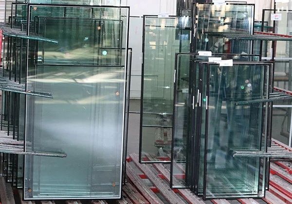 Steklo Steklopaket na zakaz