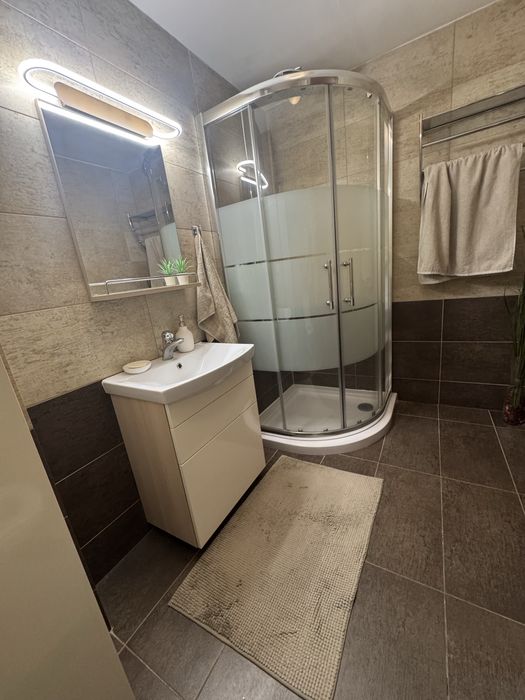 Inchriez apartamet 2 camere Sinaia