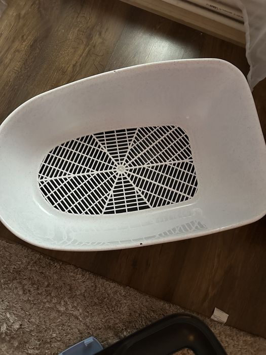 Litiera pisicii de talie mica si mare