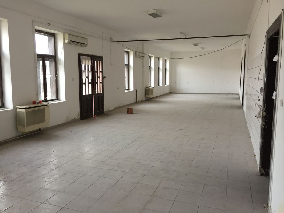 Casa 432 mp de vanzare in Banloc + garaj 50 mp, teren 927 mp