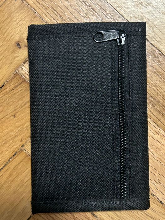 Vând McKINLEY portofel wallet,stare impecabila.