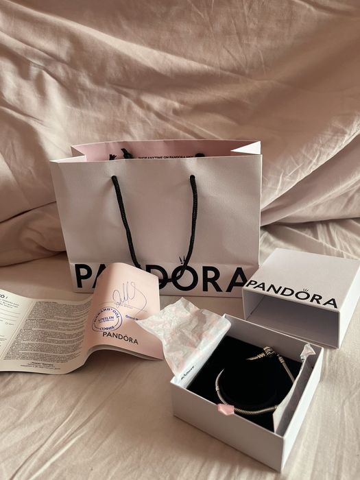 Орегилална гривна Pandora "Незаменима"