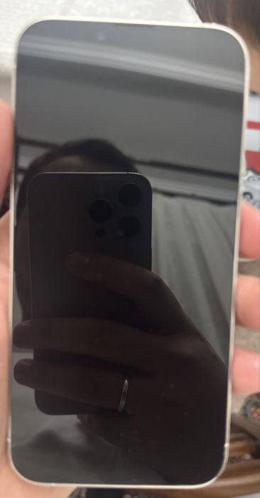 Продаю свой Iphone 13 pro white.