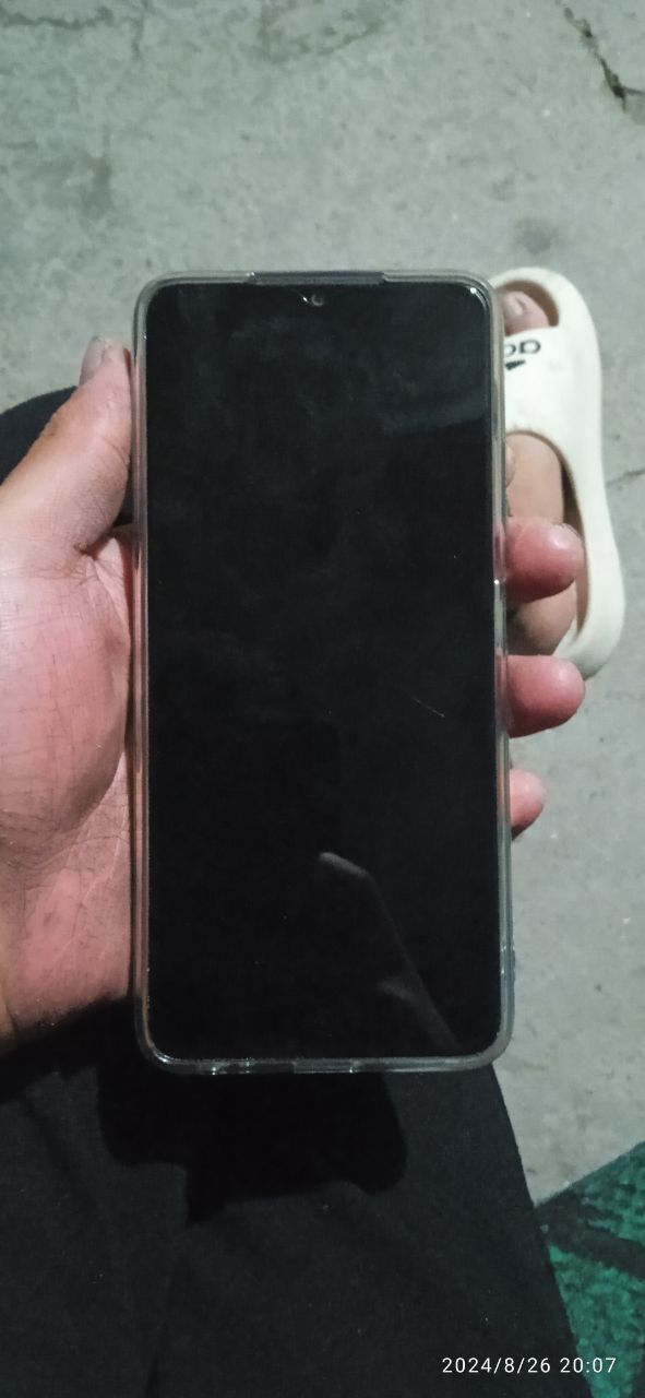 Infinix Hot 30 i    holati ideal