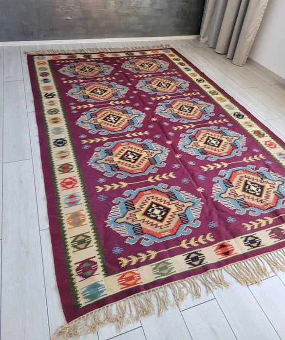 Covor vechi din lana