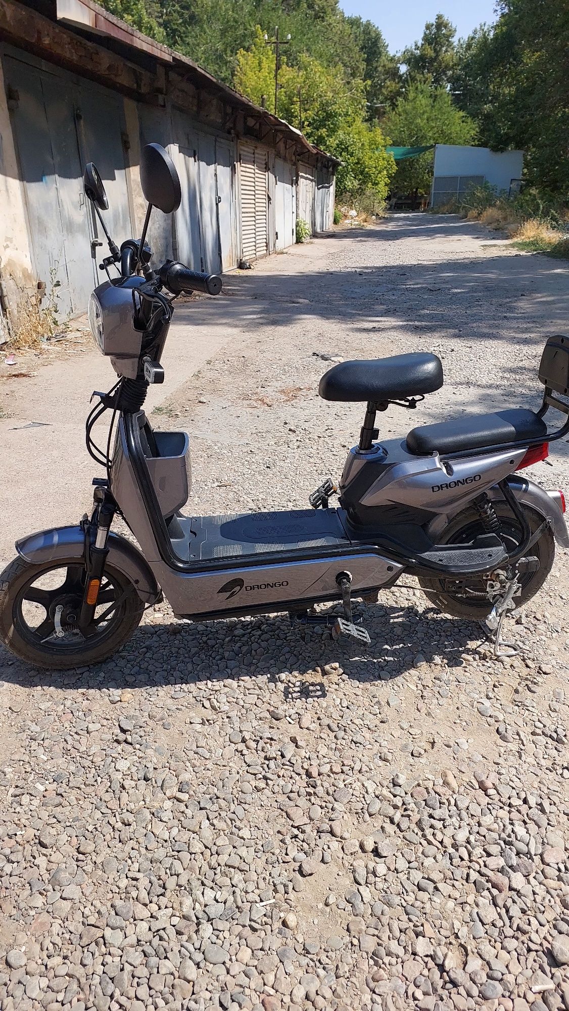 Срочно продам электро скутер.Состояние отличное.