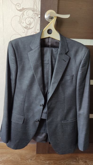 Продам новый мужской костюм