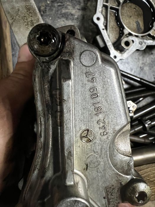 Dezmembrez motor mercedes cod 642, 273000km, chiulasa, baie, pompa apa