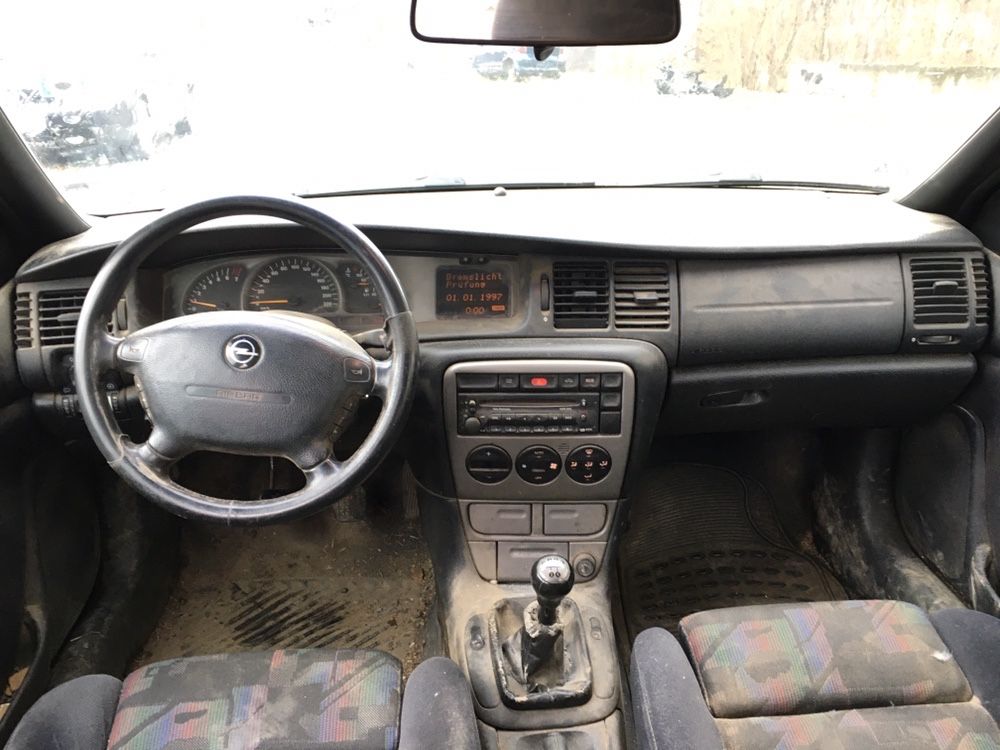 Opel Vectra B 1.8i Опел Вектра Б 1.8и на части!!