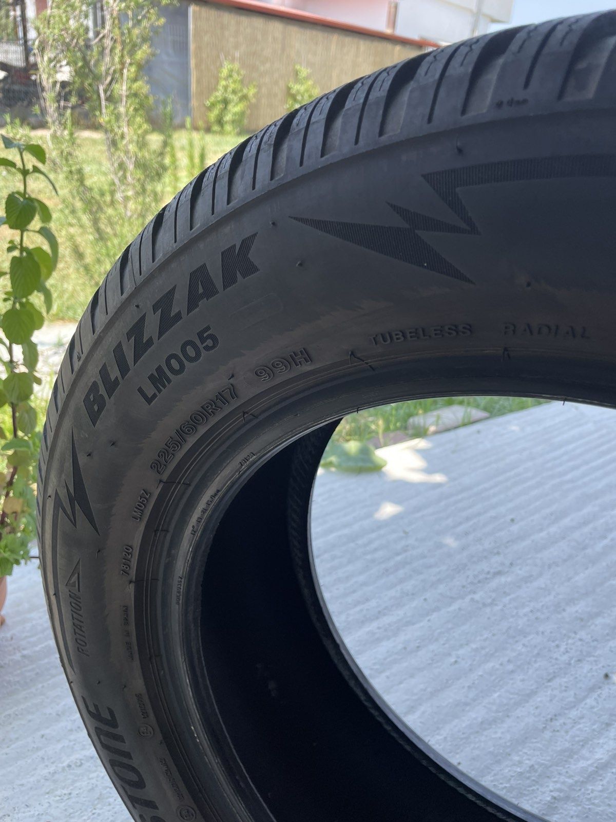 Комплект 4бр. гуми Bridgestone LM005