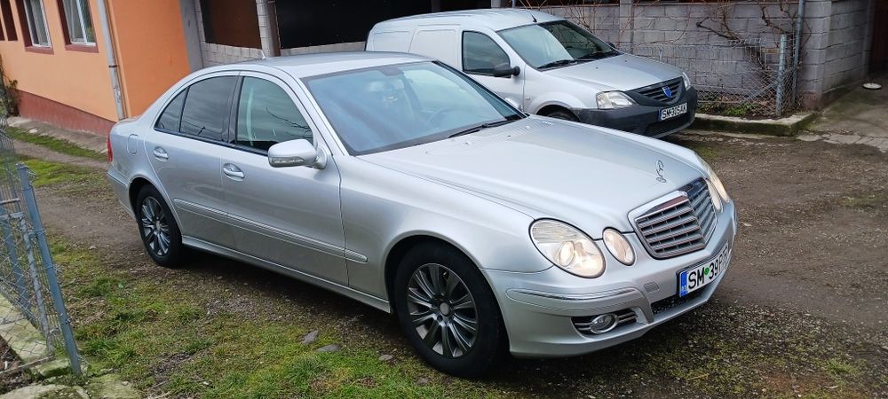 Mercedes-benz w211 E class