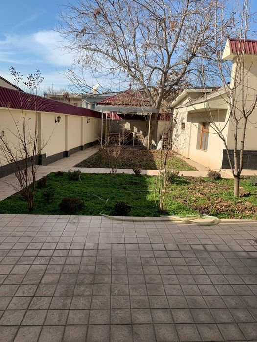 Дом около метро Пушкина