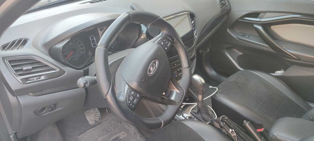 Продаю автомобиль lada vesta cross