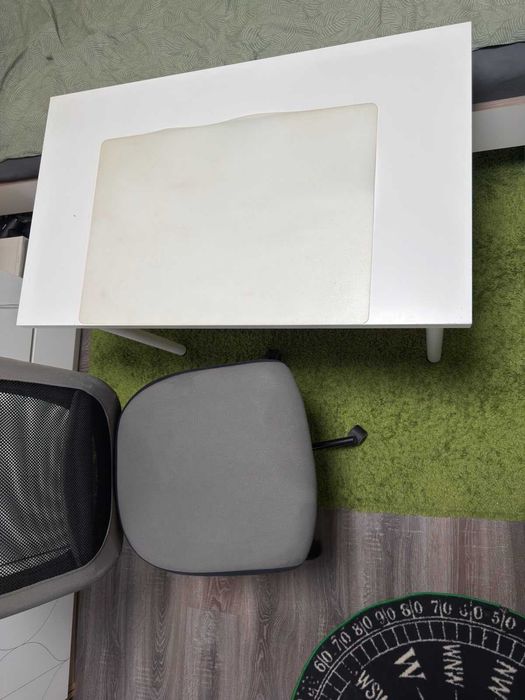 Бюро 60х100 + стол + подложка за бюрото против надрасквания