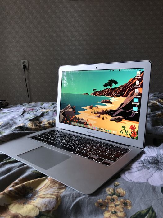 MacBook Air (13-inch, 2017)