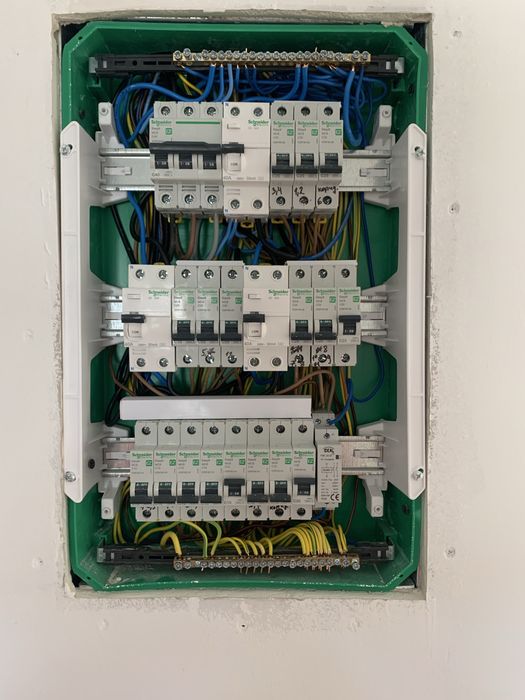 Елтехник Пловдив,Електро услуги,Електротехник Пловдив