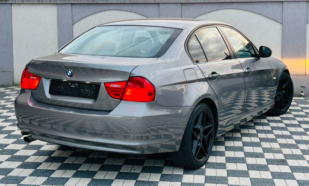 BMW  E90 320 i 2010 E5