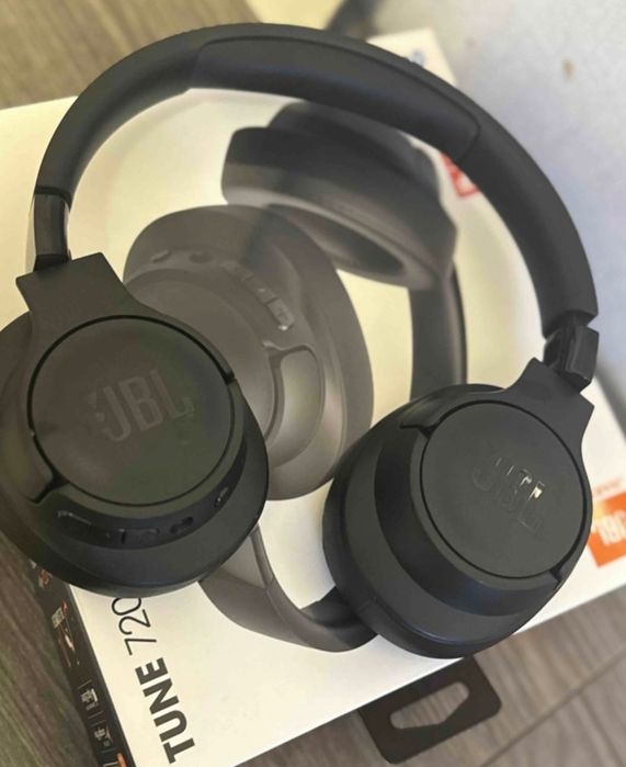 Наушники JBL Tune 720BT черный