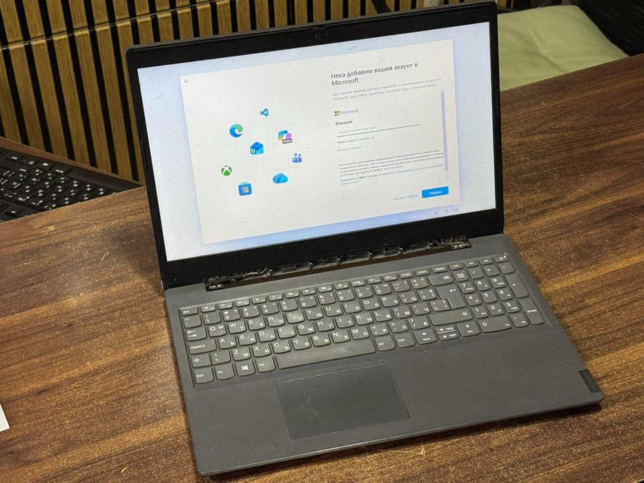Лаптоп Lenovo v155-15API