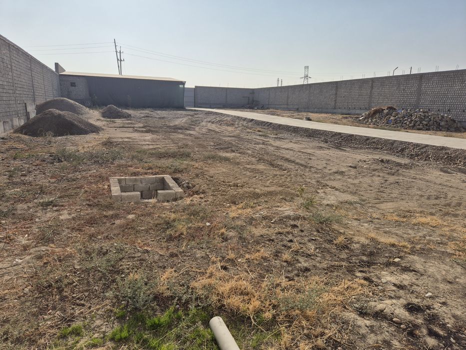 Sirdaryo shaharda 20 sothli tayor bino sotiladi