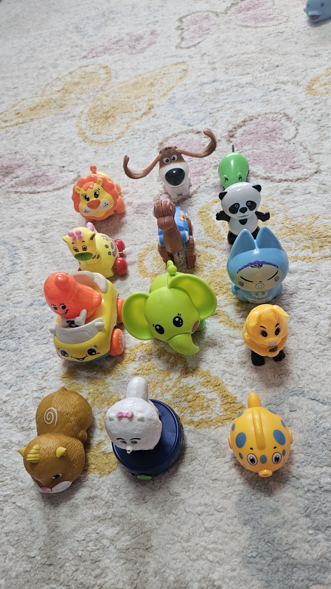 Лот играчки за малки