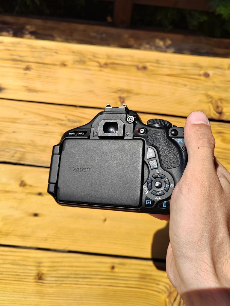 Canon EOS 600D cameră DSLR