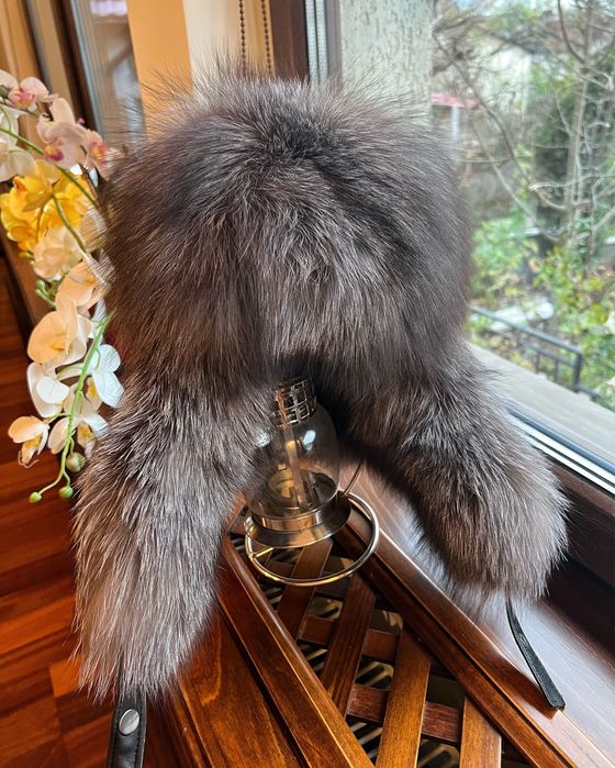 Caciula blana vulpe argintie (unisex)