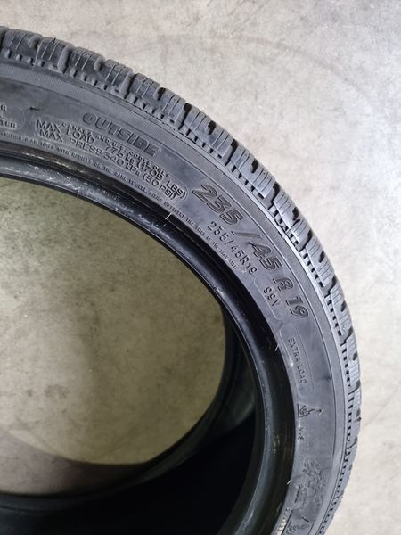235/45/19 MICHELIN 2бр