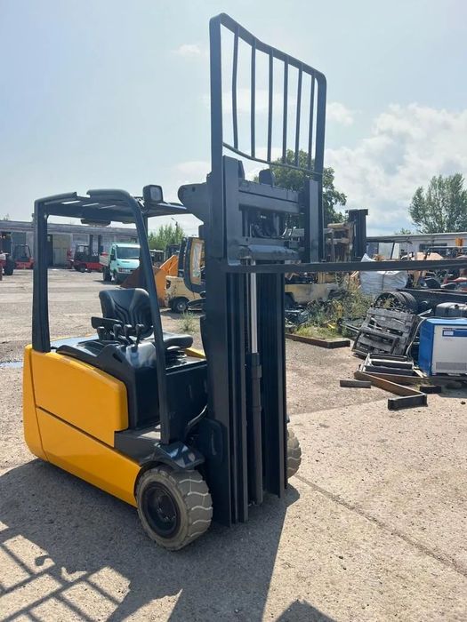 Jungheinrich EFG 220 Vand/Inchiriez Stivuitor electric Jungheinrich EFG 220