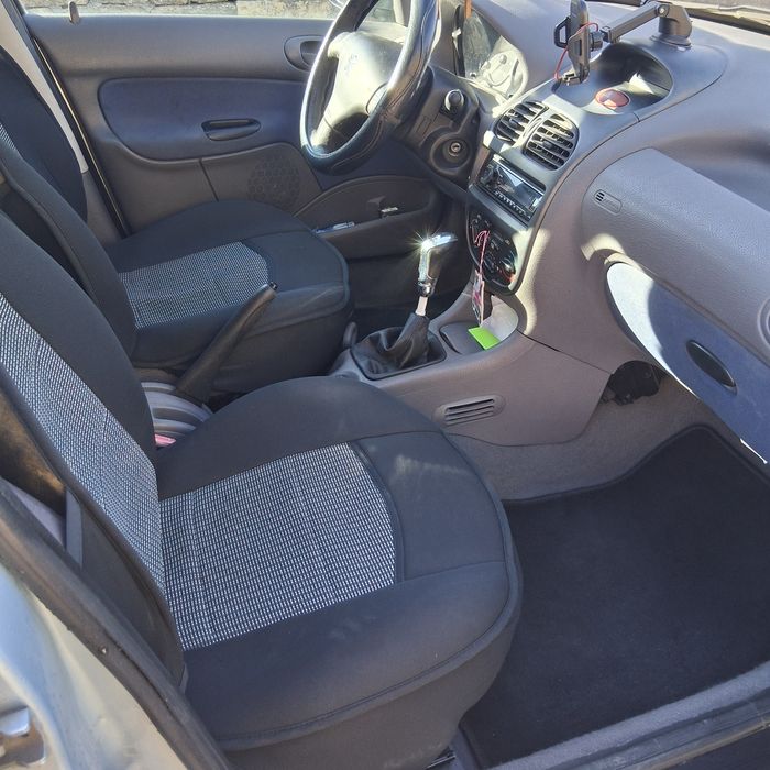 Продавам Peugeot 206 /комби / 2003 г. / в движение кара се всеки ден /