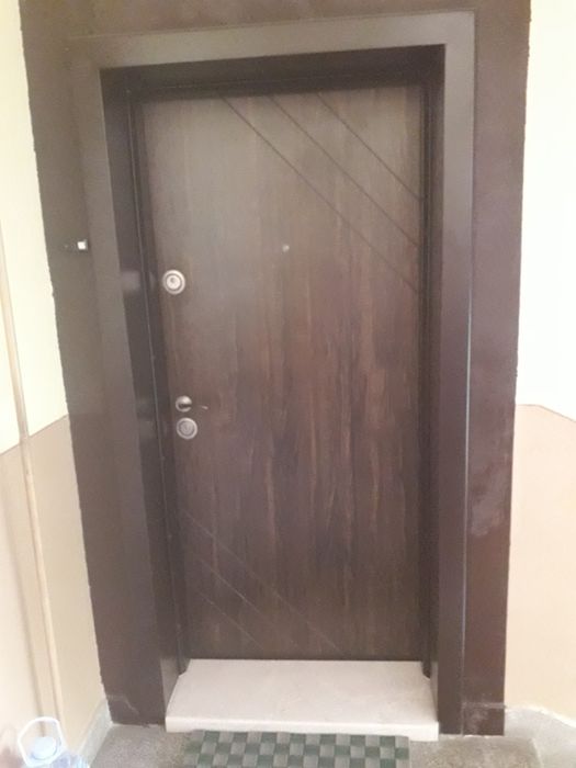 Продавам тристаен апартамент в идеален центърр