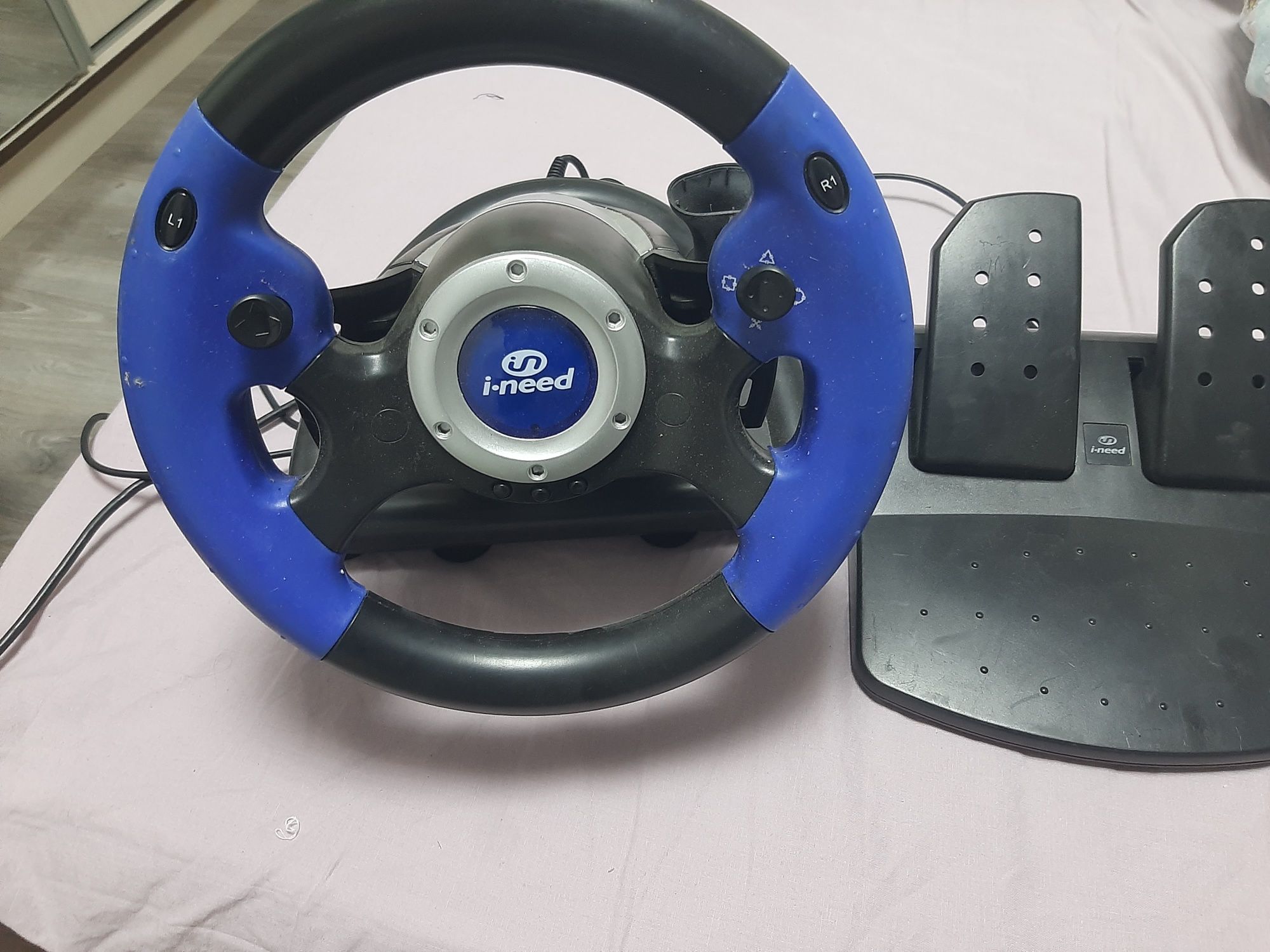 Volan ps 4 merge și la ps 4 pro sau chiar ps 5