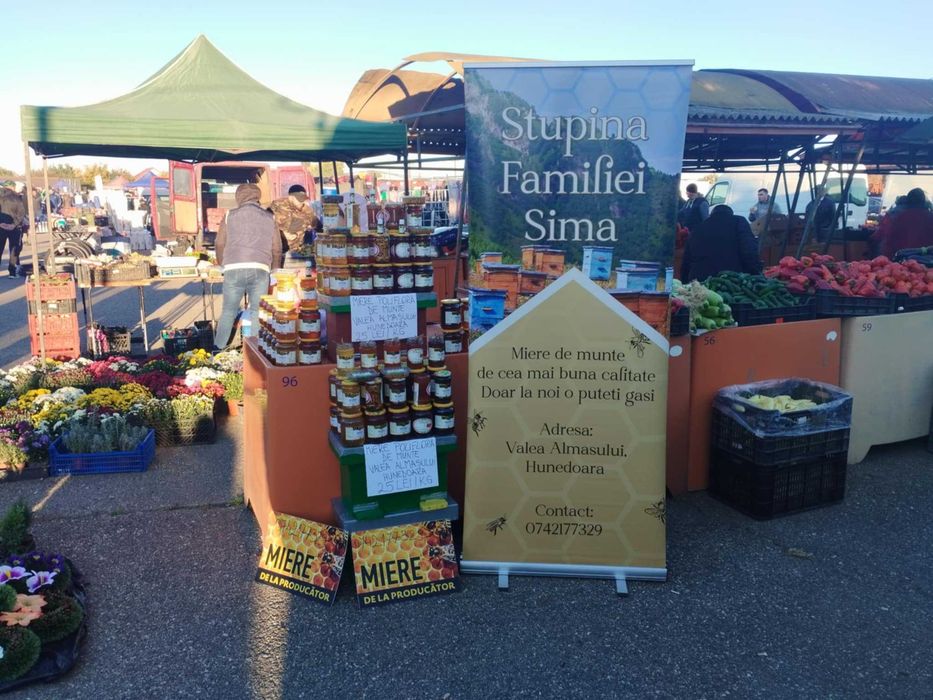 Vând miere de albine din zonă de munte