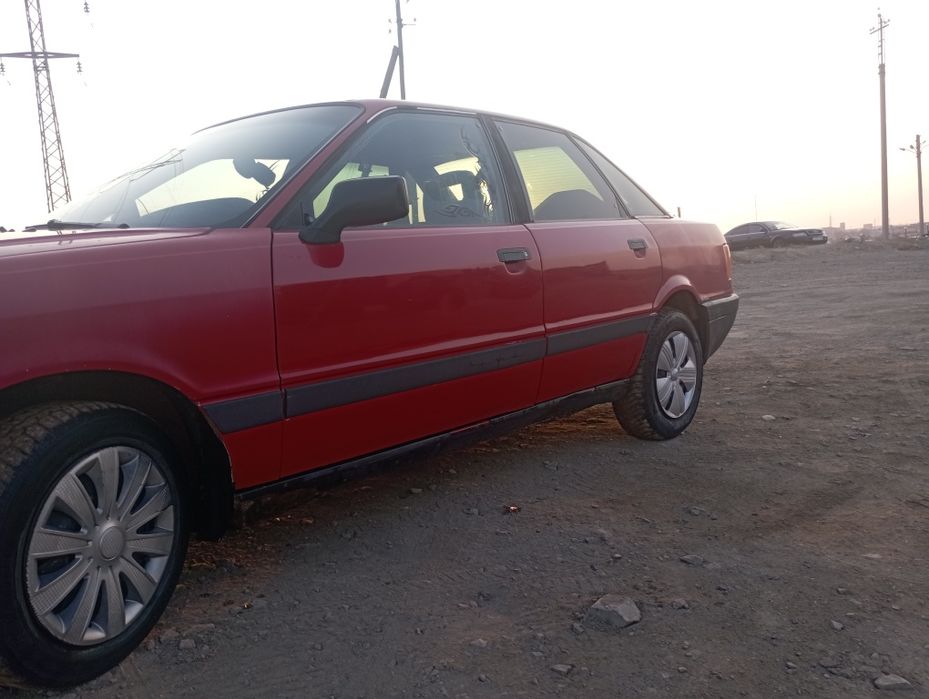 Продам Ауди 80 б3 в хорошем состоянии,возможен торг !!!двигатель контр