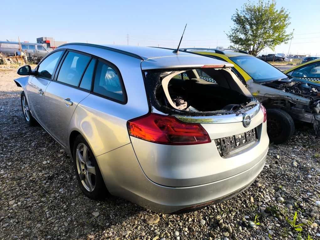Opel Insignia 2.0d НА ЧАСТИ