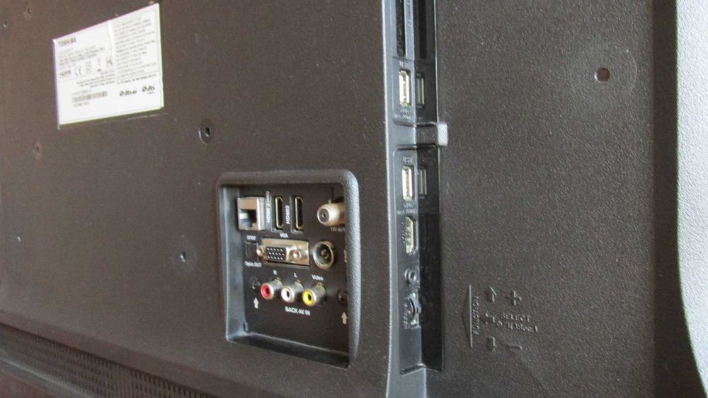 32 инча Tochiba със SMART и Wi-Fi