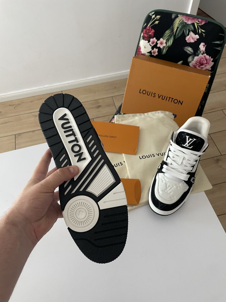Adidasi LV Trainer Negru