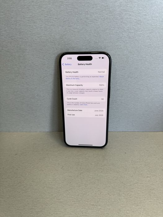 Продавам отличен iPhone 16 56 цикъла