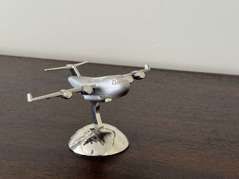 Настолни часовници – Pierre Cardin(самолет) и винтидж “Nation” кварцов